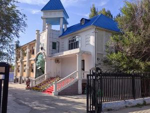 Burqin Lumingshe Homestay (Russian Style Street)