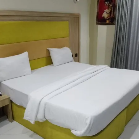 Groovy Hotel Akure