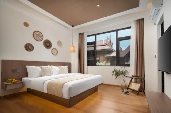 Huazhu Scenic View Boutique Stay (Mangshi Dai Ethnic Ancient Town Poshui Plaza)
