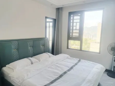 Zhenxiong Huayue Hotel Отели в г. Чженьсюн