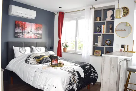 Your hidden charm by Paris Отели рядом со станцией Porte D'Italie Station