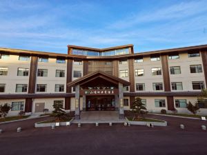 Hawthorn Tree Cloud Hotel