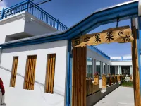 Lining Guoguo Homestay (off the street)