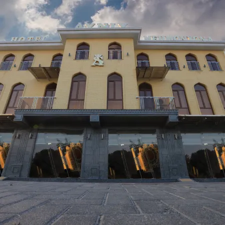 AYNIY Hotel