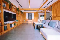 Longjing No. 52 Homestay