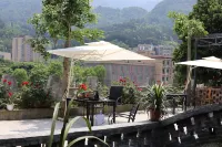 Shuimo Xingchen Mountain Lodge Отели рядом с достопримечательностью «Gaofeng Passenger Transport Terminal»
