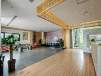 Golden Mountain & Bamboo  INN