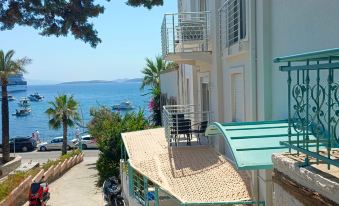 Mia Hill Suites