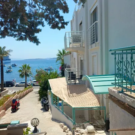 Mia Hill Suites