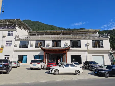 Loushan Chashe Homestay (Shitai Guniujiang Scenic Area)