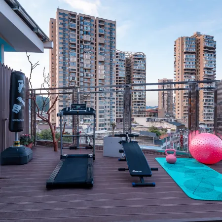 Sunny Day designer art space residential accommodation (Libo food street shop)