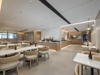 Atour X Hotel Dali Xiaguan Taiye International Plaza Hotels near Caicun