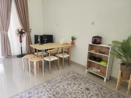 Baturu Villa Kayana Regency D9 Отели в г. Junrejo