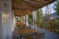 WuHe · Chunshan Luxury Lodge - breakfast