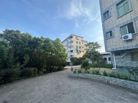 Famous garden apartment Отели рядом с достопримечательностью «Jiuchong Lake Landscape Parent-Child Amusement Park»