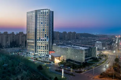 LEEZY HOTEL