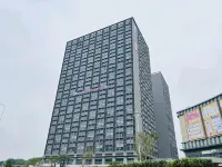 Four Seasons Joy Apartment (Shunde Yue Ran Square Store) - Rooftop Pools