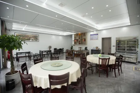 Sanqingshan Yunlu Shanqi Homestay Отели в г. Десин