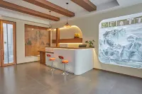 Huashan·Songmeng Fulan Mountain·Yishan Xiaozhu Meisu (Huashan Scenic Area Tourist Center Branch)