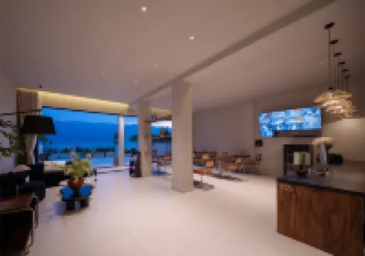 嵐悅裡·嶼你臨海私湯全海景花園美宿（文筆村洱海店）