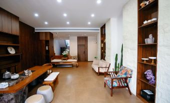 Yushan Camping Hotel (Huashan Railway Station)