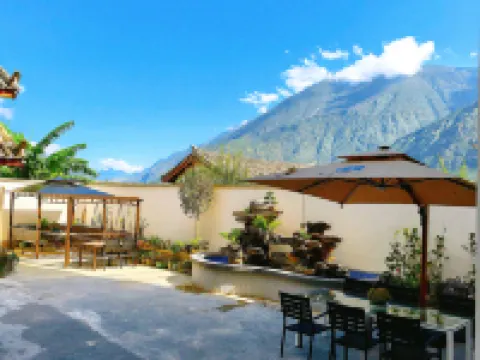 又見雪山民宿 鄰近中虎跳石的酒店