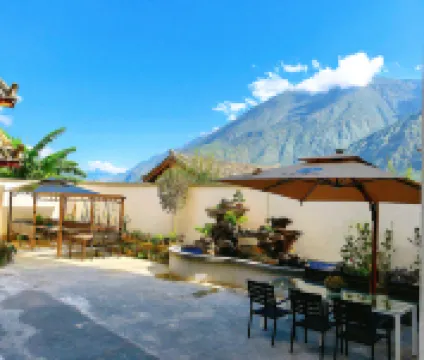 Sightsnow Hotels near Shangri-La Tiger Leaping Gorge