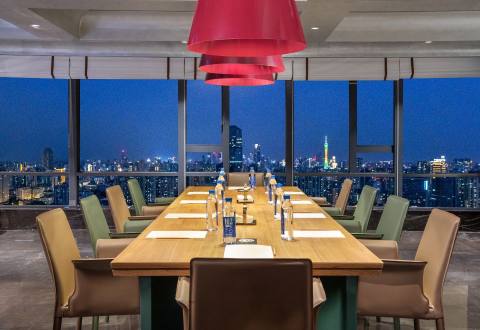 CityNote Light 호텔의 현대적인 객실 인테리어