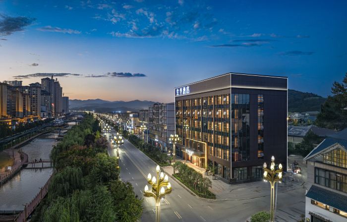 JI Hotel (Longnan Hui County Jinhui Avenue)
