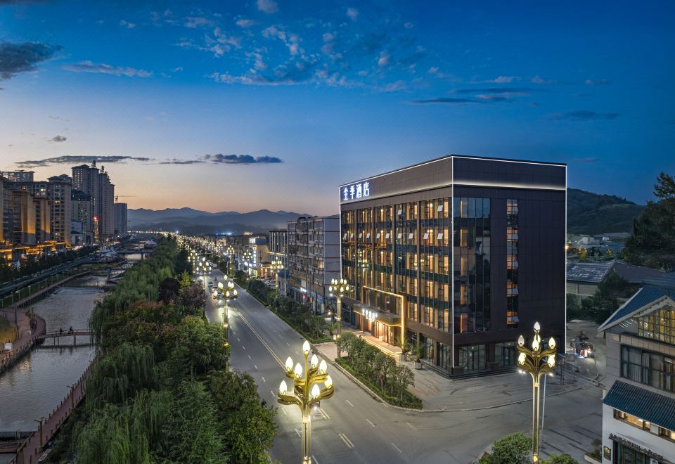 hotel overview picture