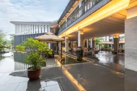 Jifeng International Hotel (Wanning High Speed Railway Station)