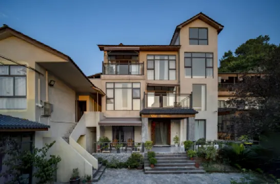 Lixiu Mountain Lodge Hotels near Nanshan Botanical Garden