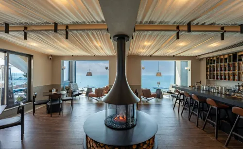 Floral Hotel · Island South Hotel