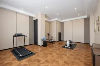 Yilong Hotel (Zhangye West Railway Station Bell Tower - Gym
