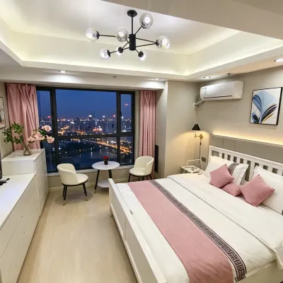 Westin Audio-Visual Homestay (Youth Street Subway Station & Color TV Tower Night Market Branch) Hotels near Sunbird Plaza