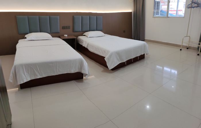 Luoshan Jingyuan Express Hotel