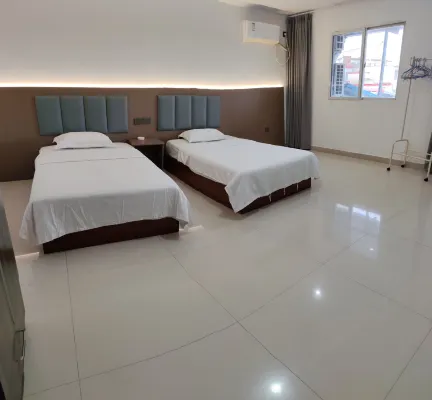 Luoshan Jingyuan Express Hotel - Bãi đậu xe