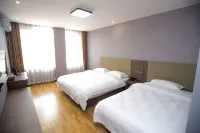Kuandian Green Express Hotel - Mountain view