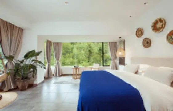 Sanchunli Meng Resort Hotel