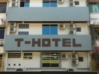T Hotel タワウのホテル