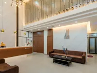 THE EMPIRE Hotels near Ham Ninh