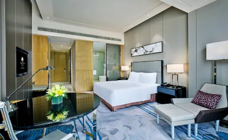 DoubleTree by Hilton Heyuan Отели рядом с достопримечательностью «First High-Altitude Fountain in Asia»