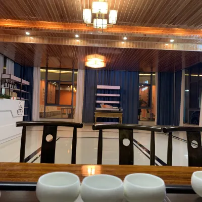 Baihualing Chonglou Post Station Hotels near Baihualing Ecological Tourist Area