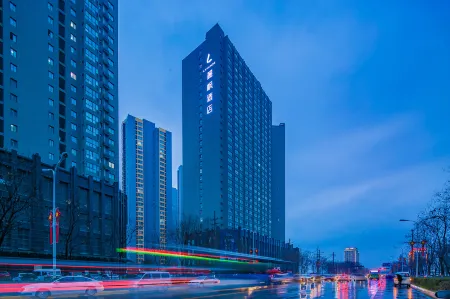Lavande Hotel (Xianyang West Railway Station Subway Station) Отели рядом с достопримечательностью «Shaanxi Finance and Economics Vocational and Technical College»
