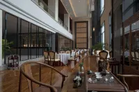 Mels Weldon Evergreen Lake Hotel - breakfast