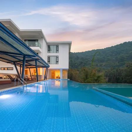 JiangLu Nannuoshan Mountain Inn