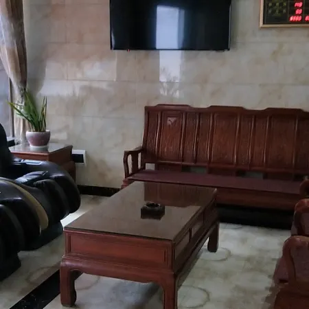 Yuganxianghe Business Hotel