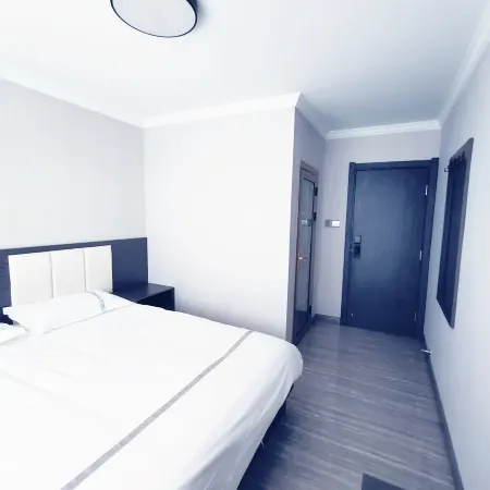 Xiangtai Hotel (Datong Railway Station Xuanchen Square)