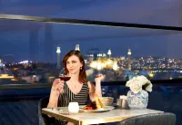 Lady Diana Hotel - Bars