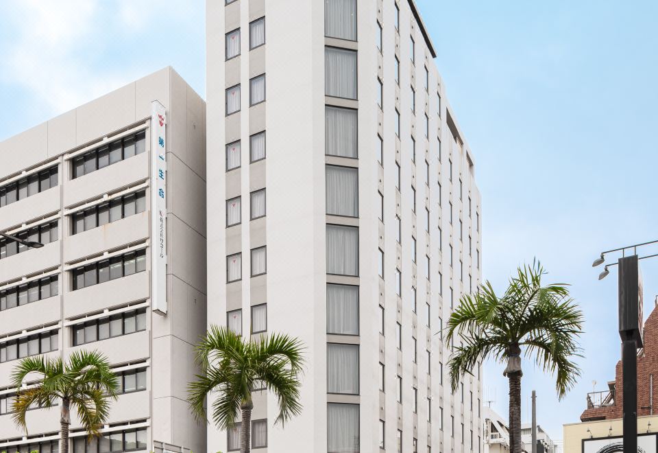 네스트 호텔 나하 쿠모지 건물 외관